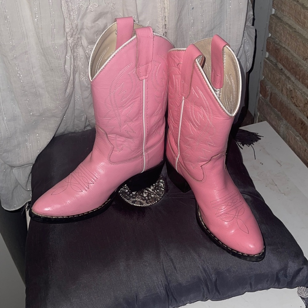 Old west pink leather girls boots 8119 010 10”height x 9”long c 3”width